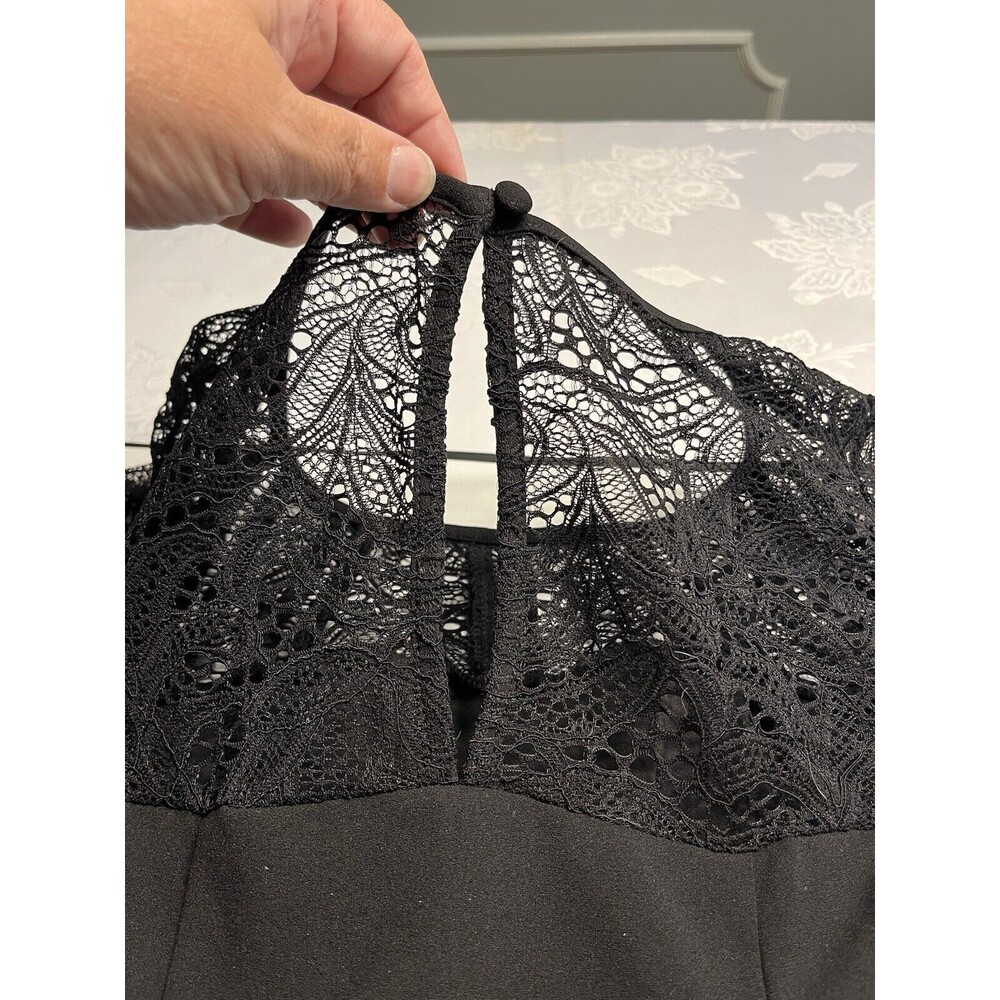 Torrid Black Lace Crepe Scuba Dress Flutter Sleeves Sz ML 10 - Picture 11 of 13